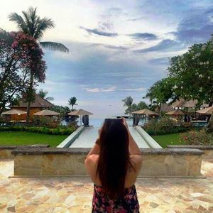 Meet your Posher, Aji